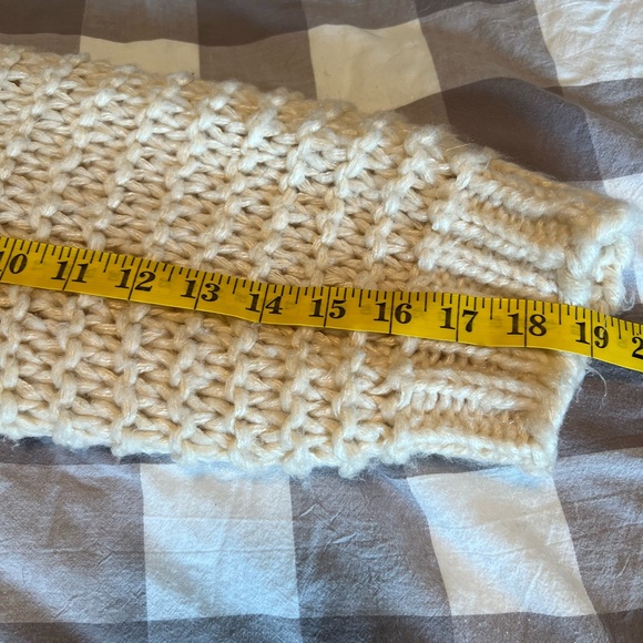 Cream oversize cardigan. - Picture 6 of 6